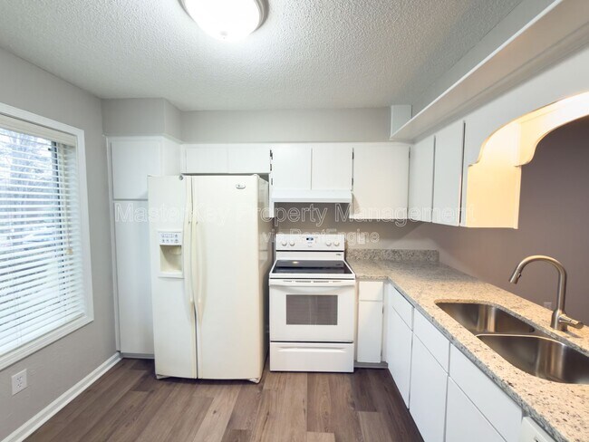 Foto del edificio - 5865 Branchwood Rd