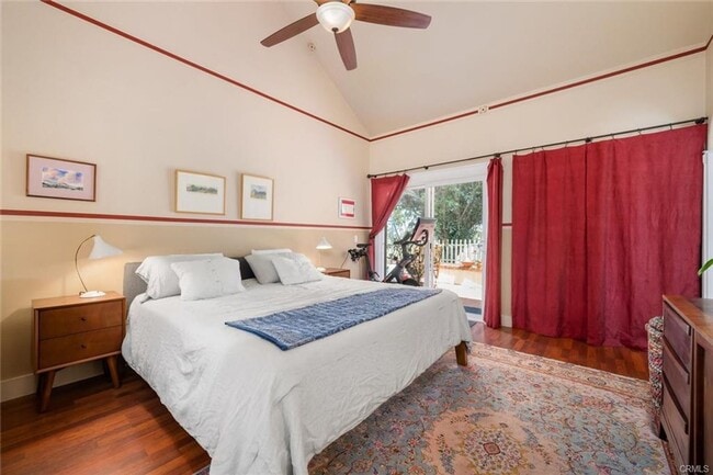 Building Photo - 3bd/2ba House w/ Two Car Garage and CLOSE to Laguna Middle School