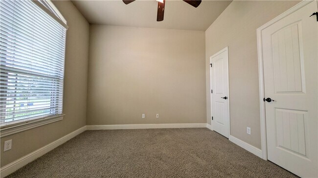 Foto del edificio - 3104 SW Wargate Ave