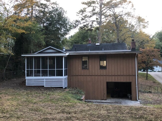 Foto del edificio - 1374 Enota Ave NW