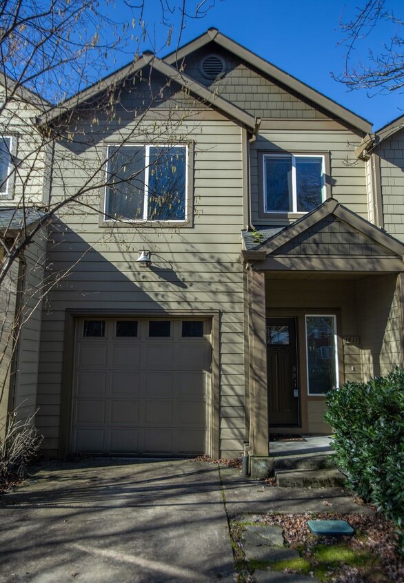 Foto principal - North Mt Tabor NE Portland 3 Bedroom 3 Lev...