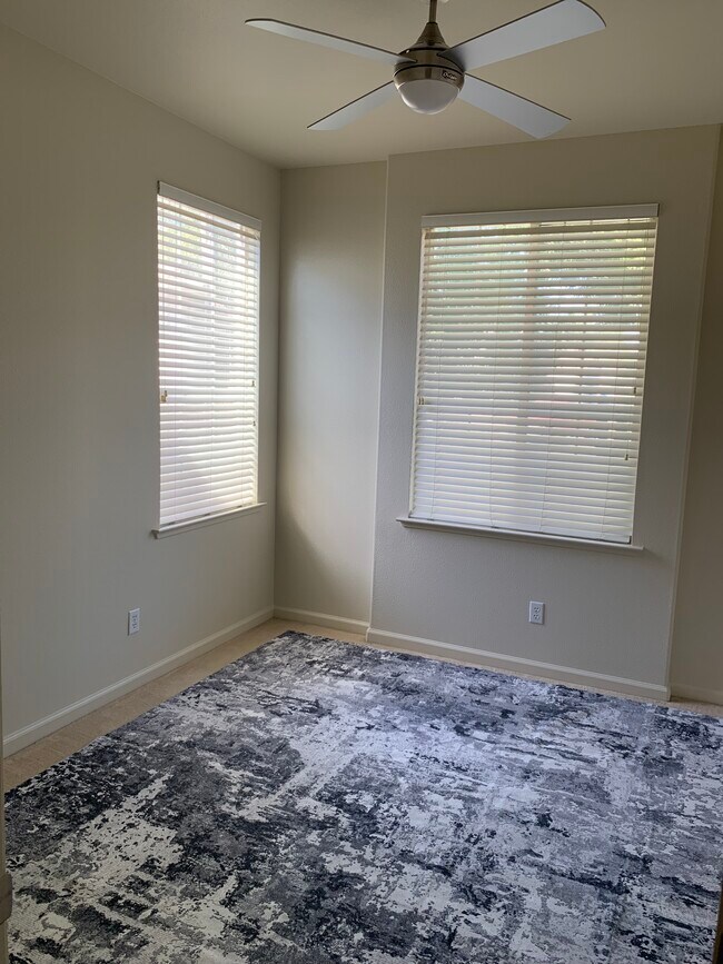 Oferta especial de invierno: habitación por $700 - 1495 Breezeway Ct