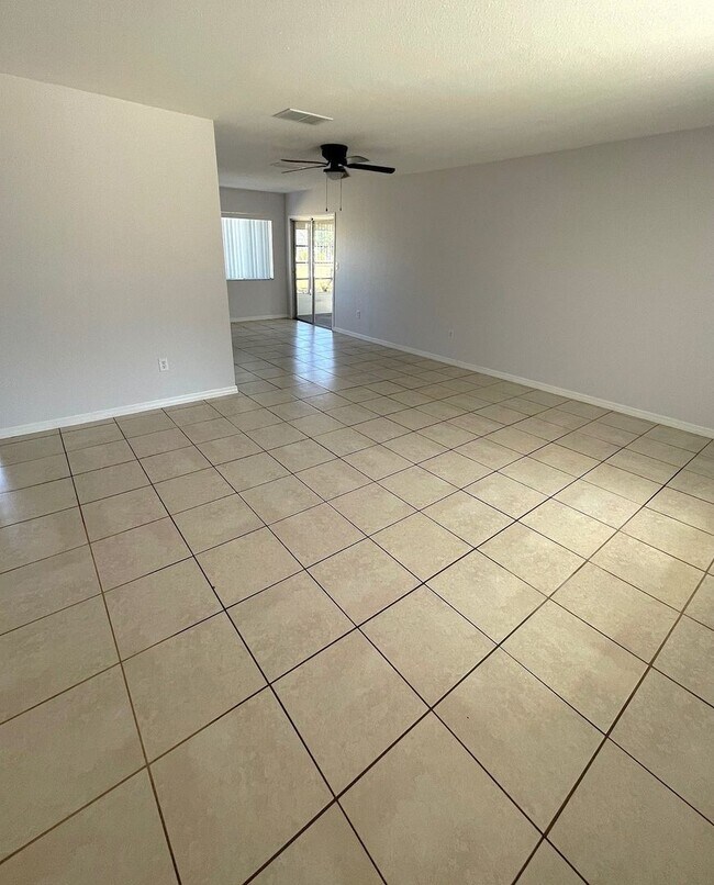 Building Photo - Annual Single Family Home in The Jockey Club Community!