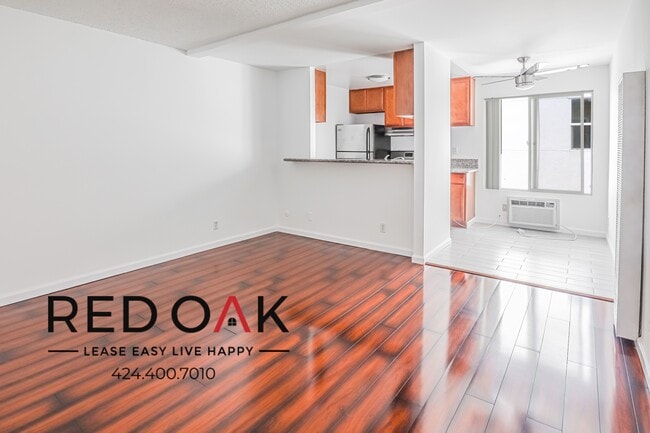 Building Photo - Wonderful Completely Remodeled Spacious On...