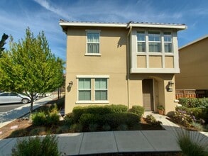 Building Photo - 618 Montage Cir
