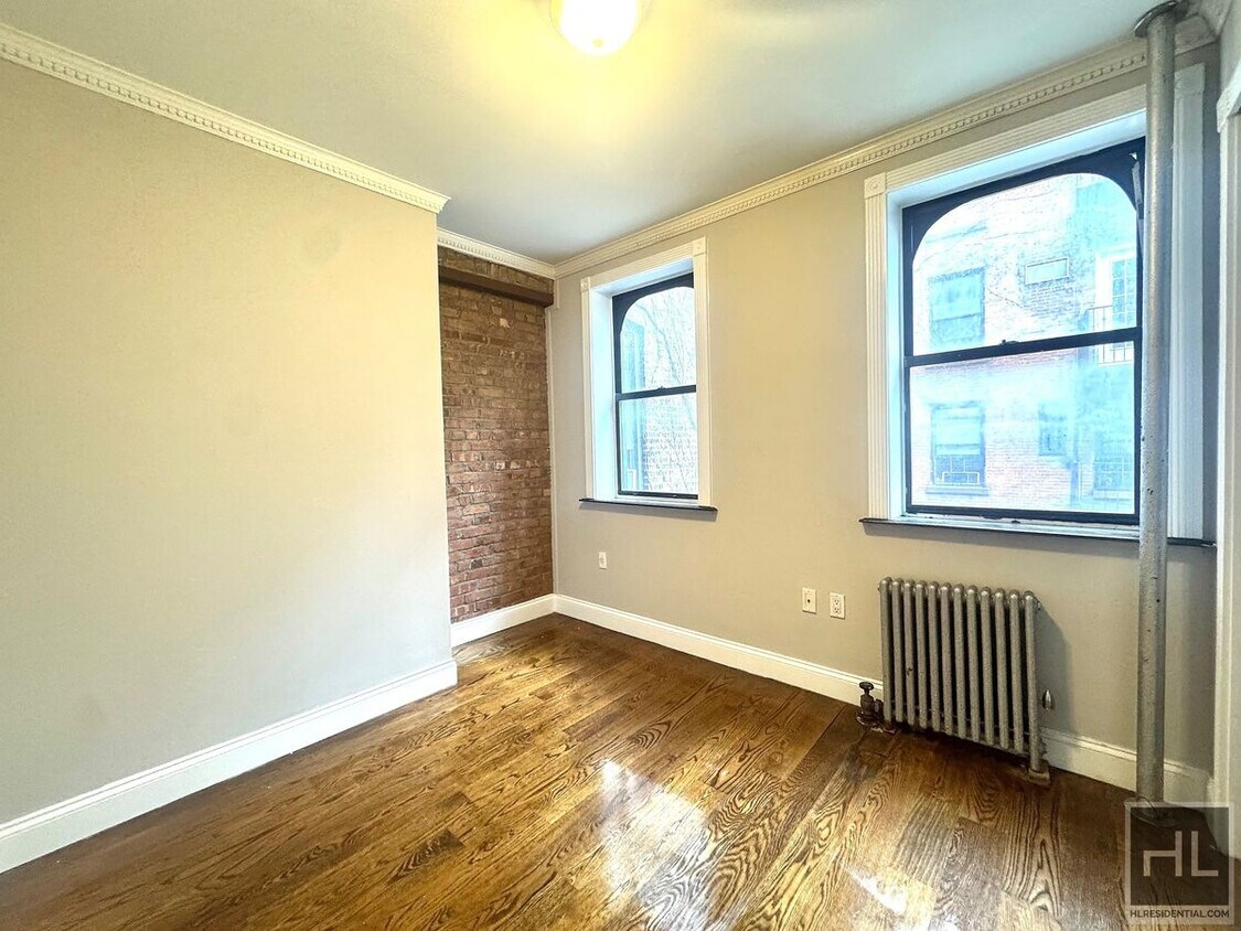 Building Photo - AVE A