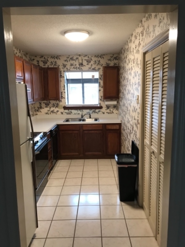 Foto del edificio - 2140 Fox Run Dr