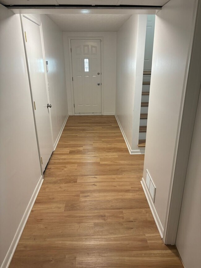 Foto del edificio - Beautiful 4 Bedroom Home For Rent