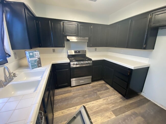 Building Photo - Cozy Home for rent in Hanford