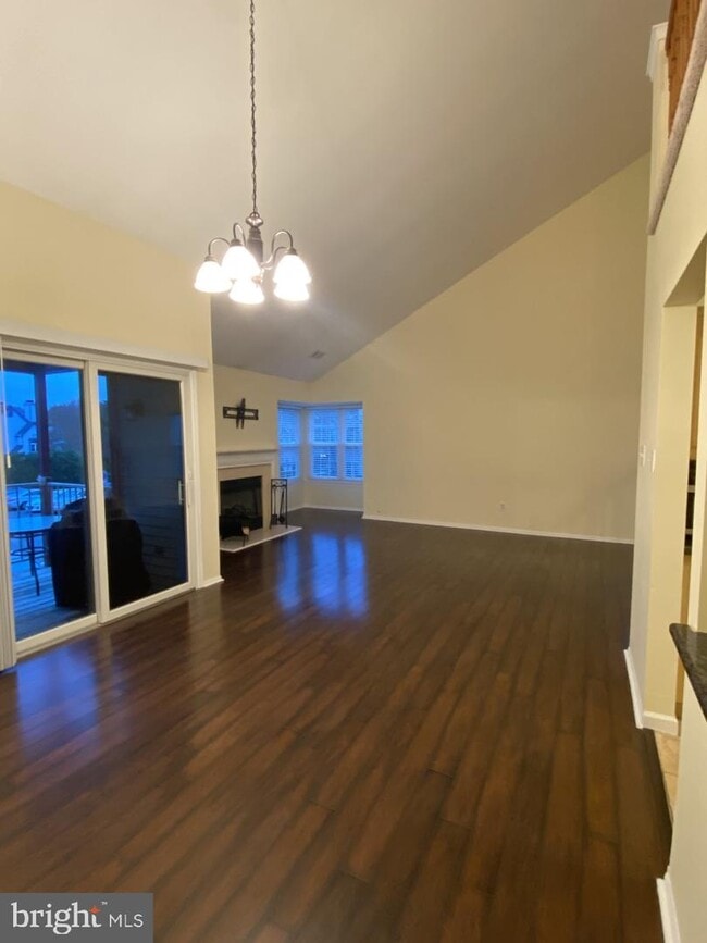 Building Photo - 208 Andover Pl