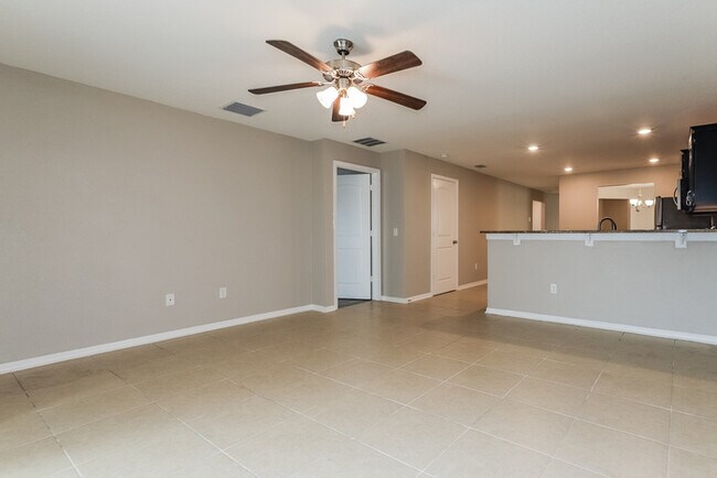 Foto del edificio - 8308 Silverbell Loop