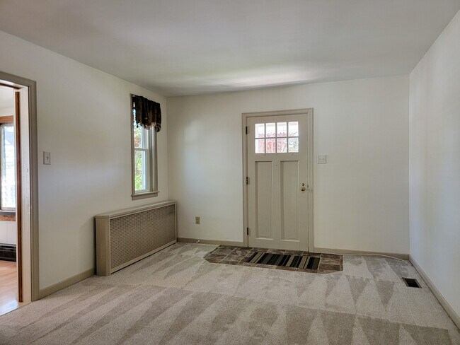 Foto del edificio - 125 Gerhart Ave