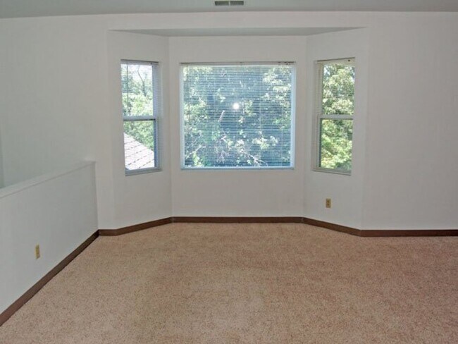 Building Photo - 1407 S 34th St