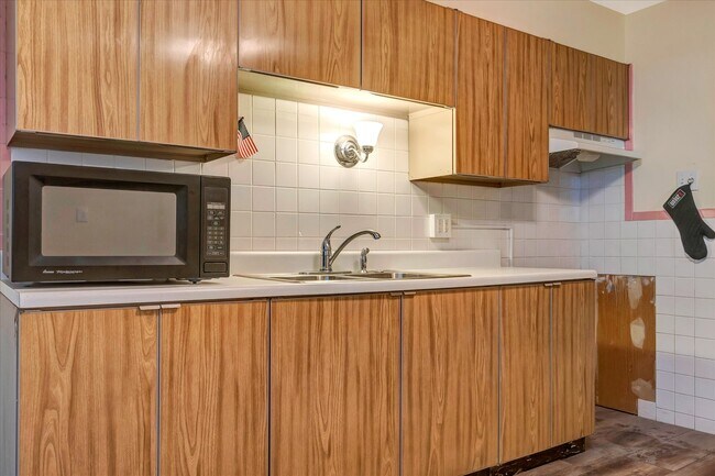 Foto del edificio - 6595 Scanlan Ave