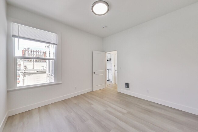 Foto del edificio - 1135-1139 Kearny St