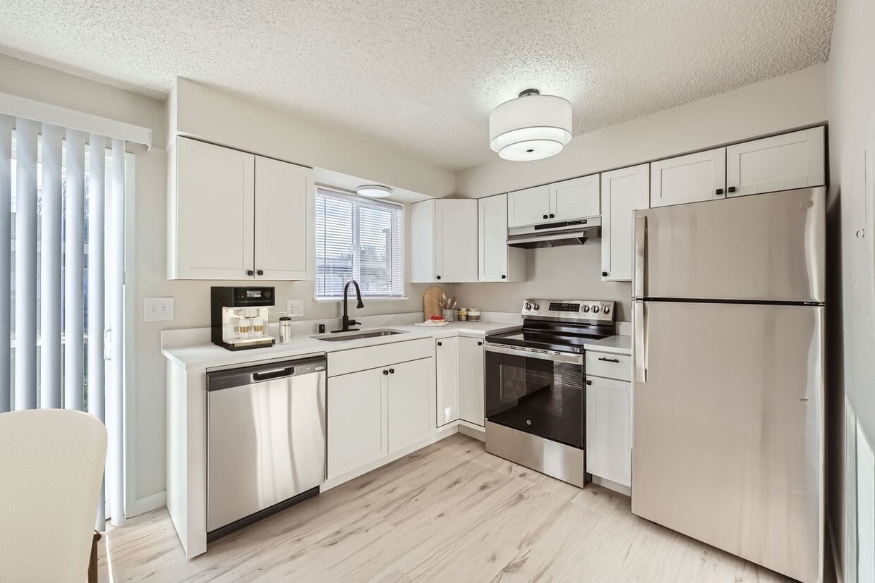 Primary Photo - Breathtaking Renovation! Oversized 2 Bed 1...
