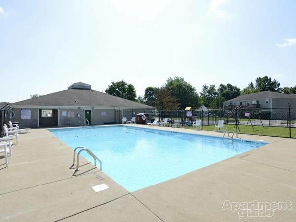 Building Photo - Bradford Pointe Apartments