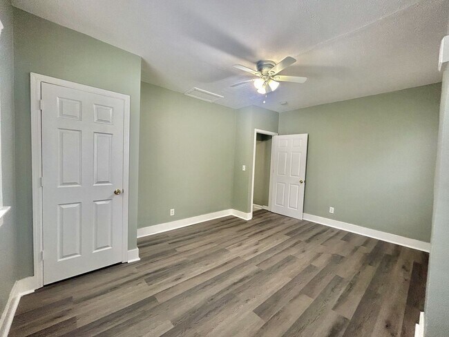 Foto del edificio - 3062 Kerper Ave