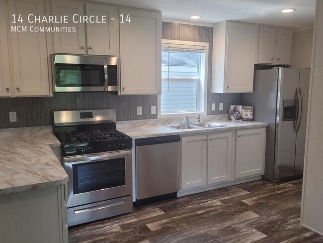 Foto del edificio - NEW 3 BED/2BATH HOME! 14 Charlie Circle, L...