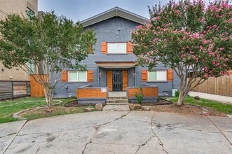 Building Photo - 4407 San Jacinto St