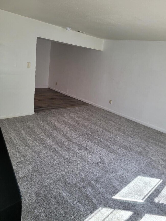 Foto del edificio - 3501 Commerce St