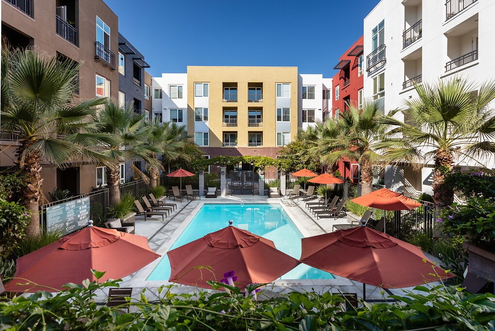 Meridian at Midtown 1432 W San Carlos St San Jose, CA Apartments