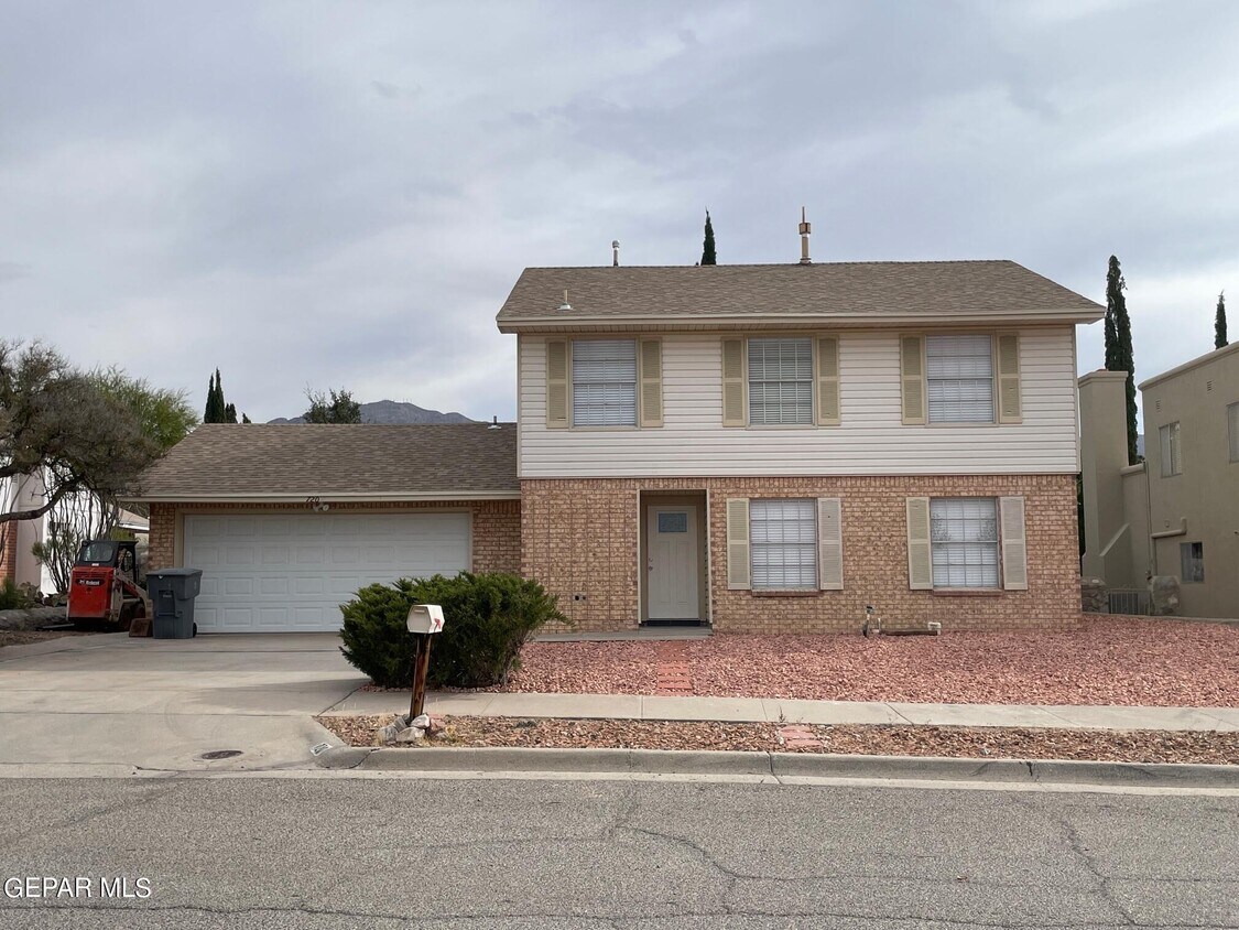 Primary Photo - 720 Agua Caliente Dr