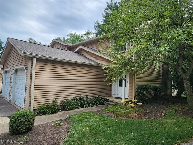 Building Photo - 3863 Lake Run Blvd