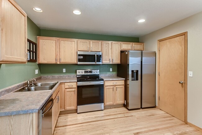 3 Bedroom 3 Bathroom in Northglenn! - 3 Bedroom 3 Bathroom in Northglenn! Townhome