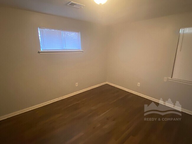 Foto del edificio - 996 S Highland St