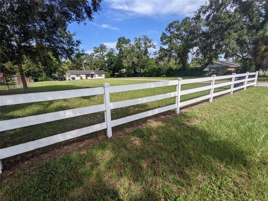 Foto principal - 18810 Walker Rd