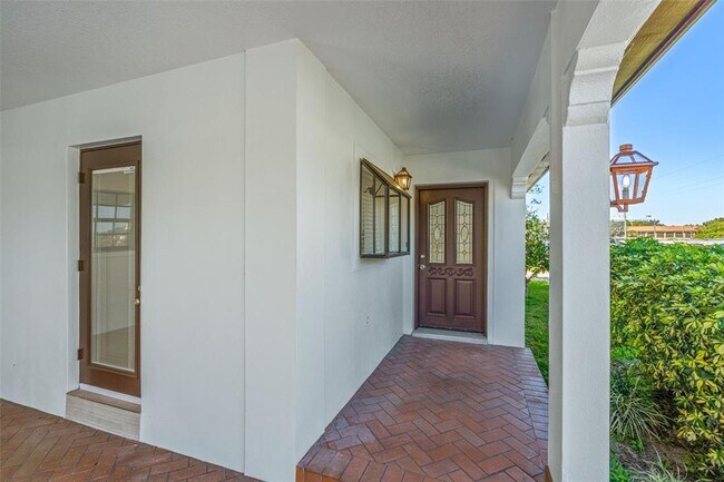 Foto del edificio - 3114 W Tampa Bay Blvd