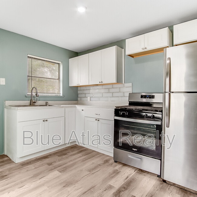 Building Photo - 1104 S Gilpin Ave