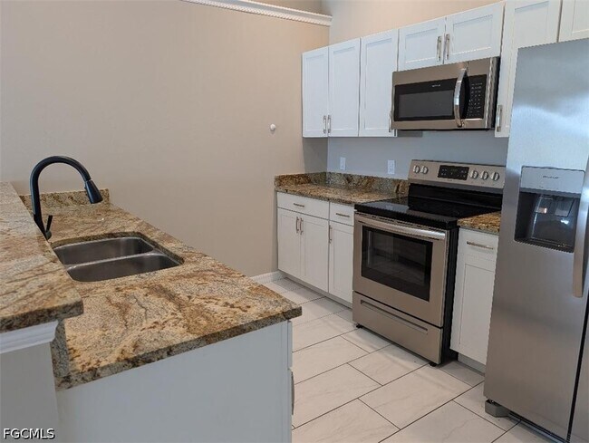 Foto del edificio - 2805 SW 8th Pl
