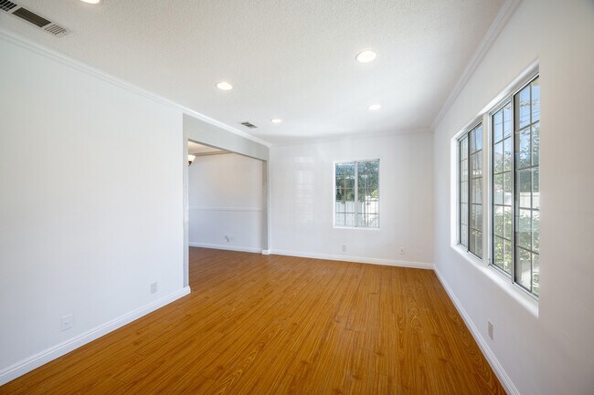 Building Photo - 10645 Mather Ave