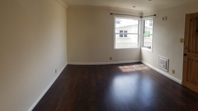 Living Room - 453 28th St
