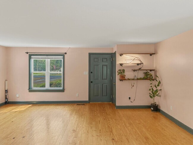 Building Photo - 3 Bedroom House in Eastern Henrico
