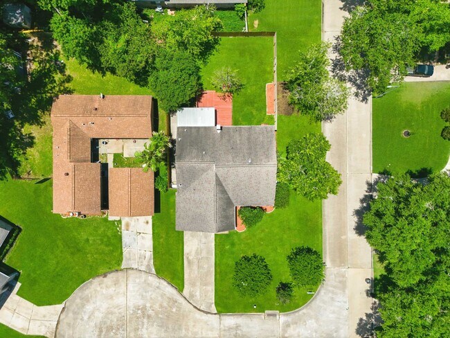 Building Photo - 17511 Favor Bend Ct