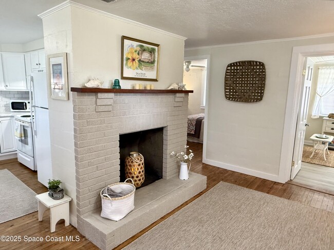 Building Photo - 240 Acorn Dr