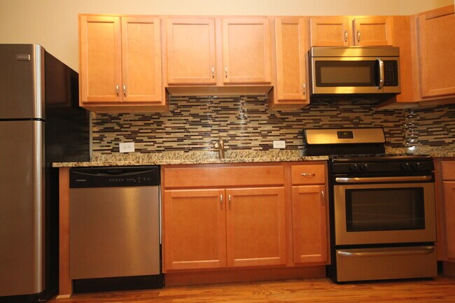 Building Photo - 3150 N Honore St