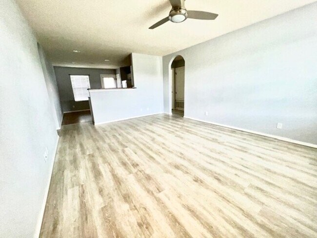 Foto del edificio - 25103 South Roselake Drive