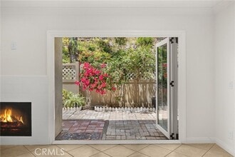 Building Photo - 307 N Singingwood St