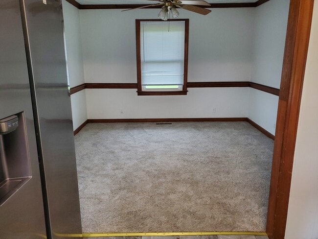 Building Photo - 231 Crescent Dr