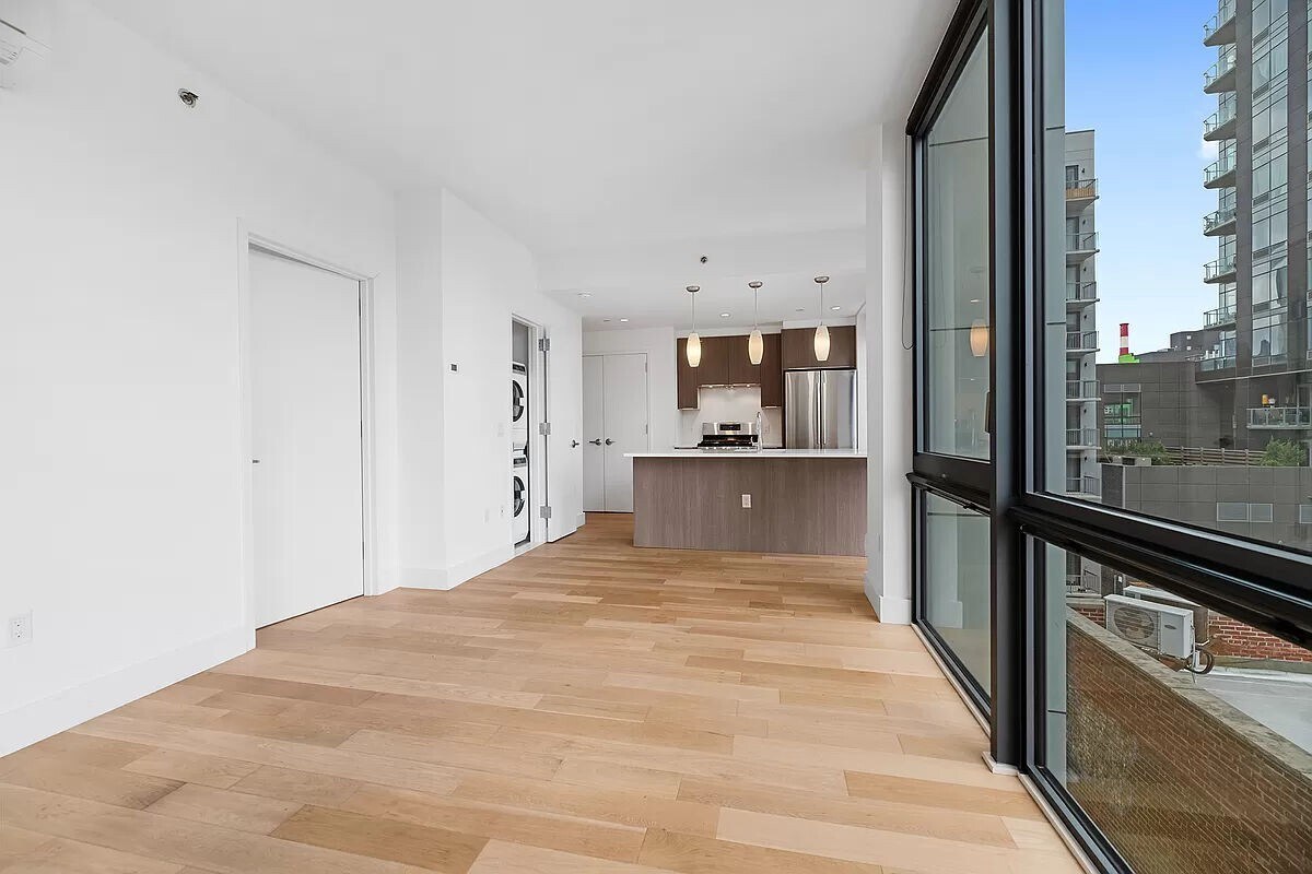 Foto principal - 41-22 24th Street