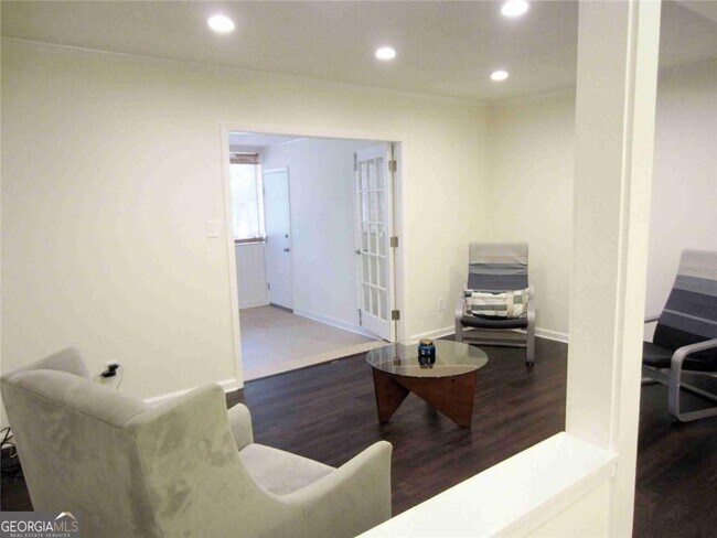 Foto del edificio - 11 Cantey Pl NW