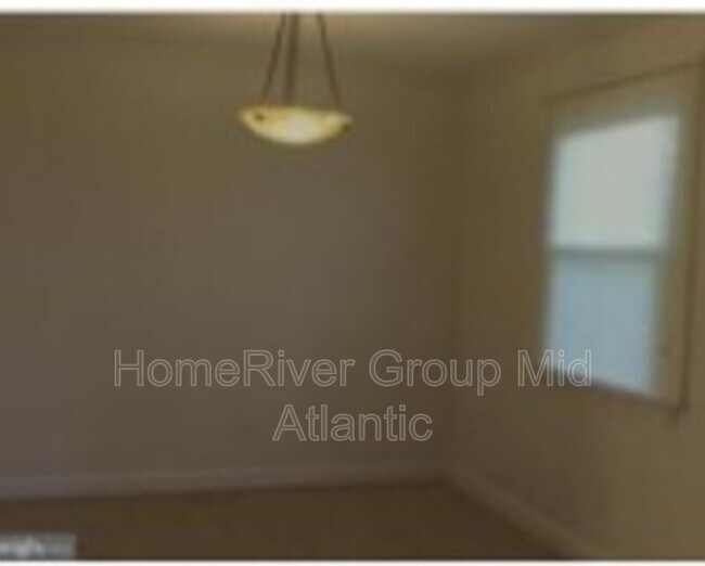 Building Photo - 306 Woodleaf Ct