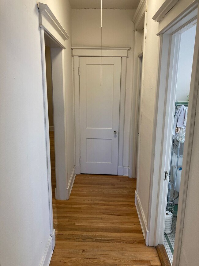 Foto del edificio - 2590 N Stowell Ave