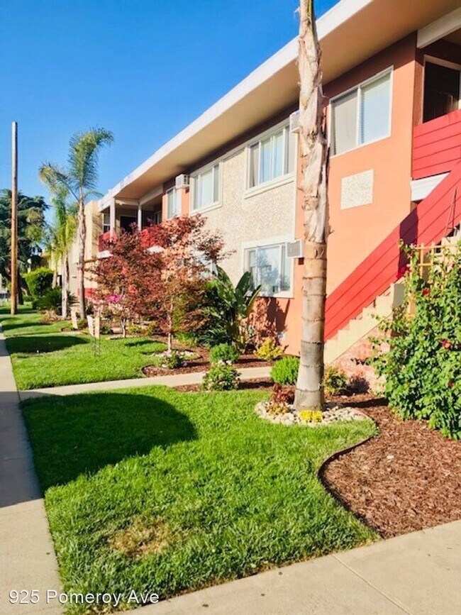 Foto del edificio - 925 Pomeroy Ave