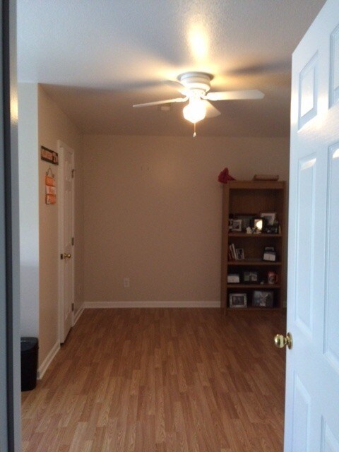 Foto del edificio - Knoxville 37909 - 3 Bedroom, Sunroom, Fenced yard - Call Debra Johnson (865) 591-8281