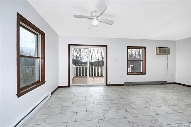 Building Photo - 25 Husted Rd